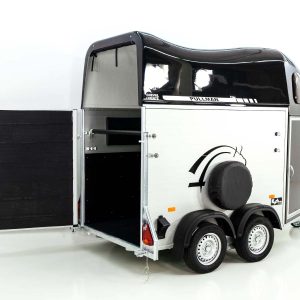 Cheval Liberte Przyczepa do koni GOLD One 1,5 | zawieszenie Pullman | z siodlarnią | czarna - obrazek 11