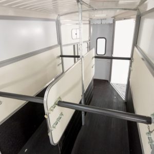Ifor Williams Przyczepa do koni HB511 | Srebrna | Przednie wyjście - obrazek 6