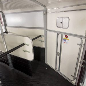 Ifor Williams Przyczepa do koni HB511 | Czarna | Przednie wyjście - obrazek 7