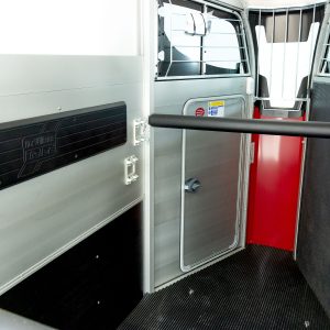 Ifor Williams Przyczepa do koni HBX403 | Przednie wyjście | nowy model | Czerwona - obrazek 8