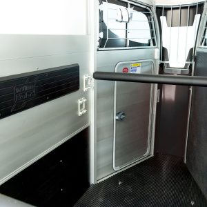 Ifor Williams Przyczepa do koni HBX403 | Przednie wyjście | nowy model | Czarna - obrazek 12