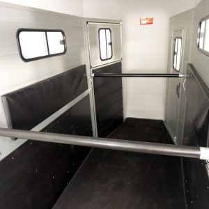 Cheval Liberte Przyczepa do koni Touring One 1,5 | Zawieszenie Pullman | Wyjście przednie | biała - obrazek 15