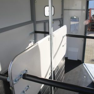 Ifor Williams Przyczepa do koni HB506 | Przednie wyjście - obrazek 14