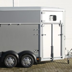 Ifor Williams Przyczepa do koni HB506 | Przednie wyjście - obrazek 8