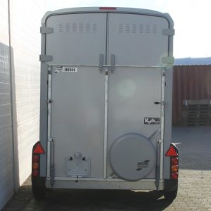 Ifor Williams Przyczepa do koni HB506 | Przednie wyjście - obrazek 10