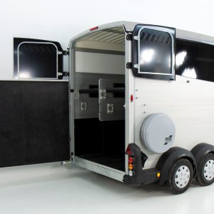 Ifor Williams Przyczepa do przewozu koni HBX 506 | Siodlarnia | Nowy model | Srebrny - obrazek 13