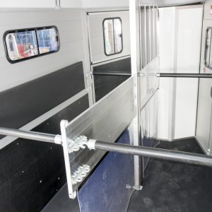 Cheval Liberte Przyczepa do koni Touring Country | z siodlarnią | Wyjście przednie | niebieska - obrazek 4