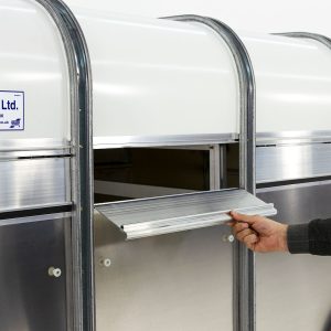 Ifor Williams Przyczepa do owiec i cieląt P8G 124x250 cm Wysokość: 120 cm | 1,4t - obrazek 9