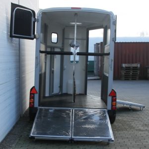 Ifor Williams Przyczepa do koni HB506 | Przednie wyjście | Klapodrzwi | czarna - obrazek 9