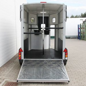 Ifor Williams Przyczepa do koni HB506 | Siodlarnia | czarna - obrazek 5