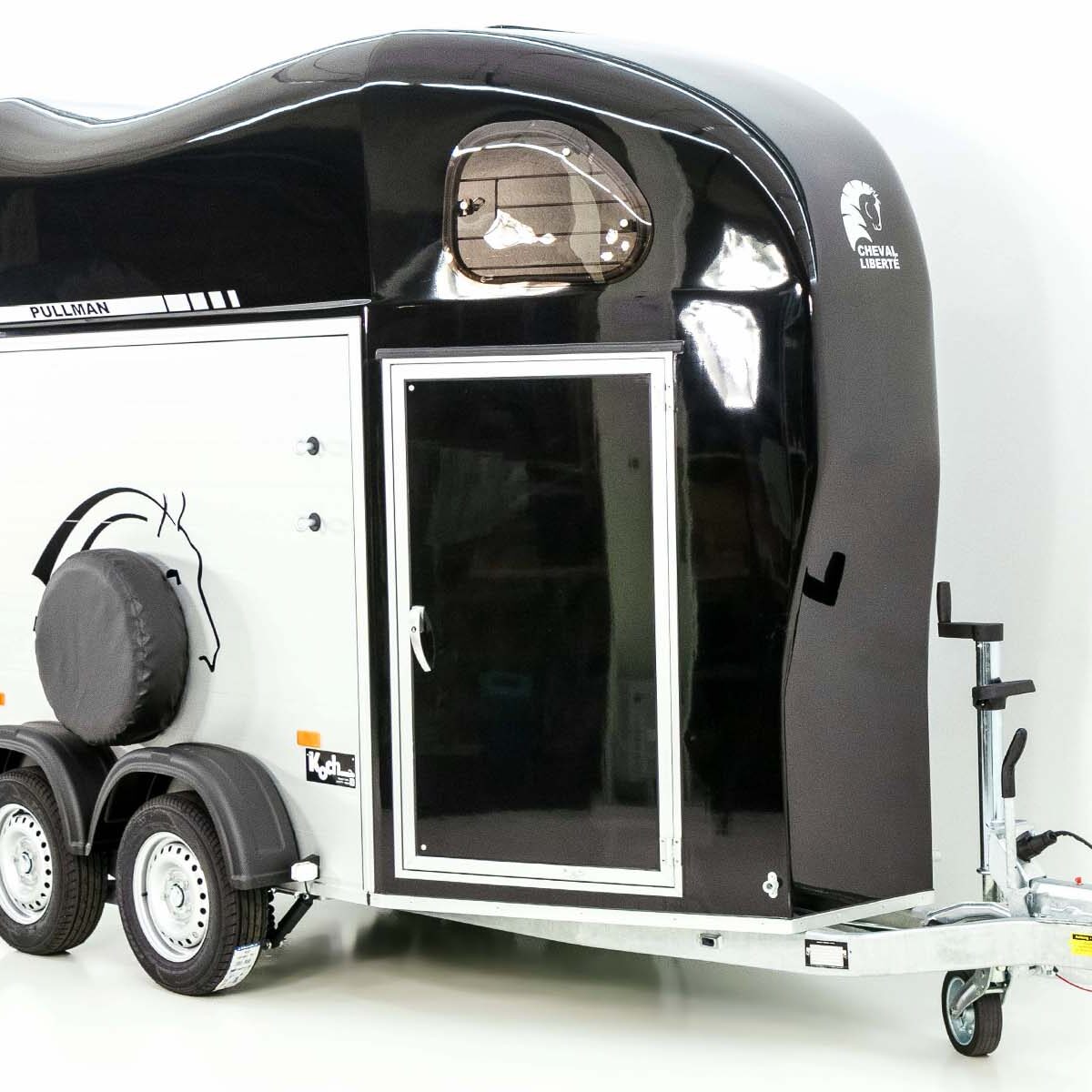 Przyczepy do koni Przyczepy do koni